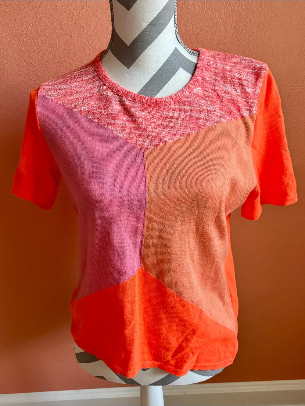 Colorblock Short Sleeve Knit Tee in Pink & Orange